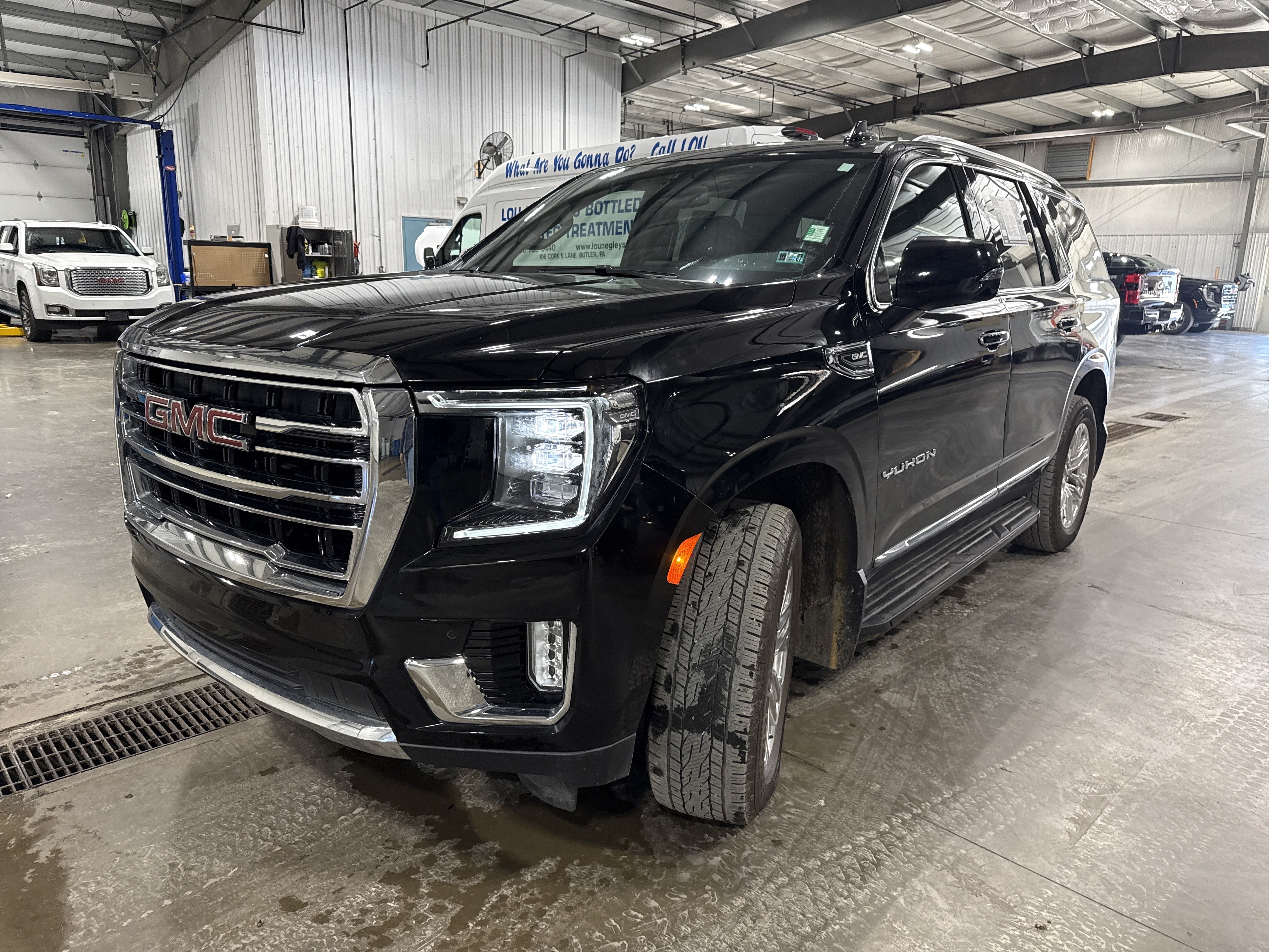 Used 2021 GMC Yukon SLT w/ SLT Premium Package AWD/4WD image 8