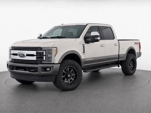 Used 2017 Ford F250 King Ranch w/ FX4 Off-Road Package AWD/4WD image 4