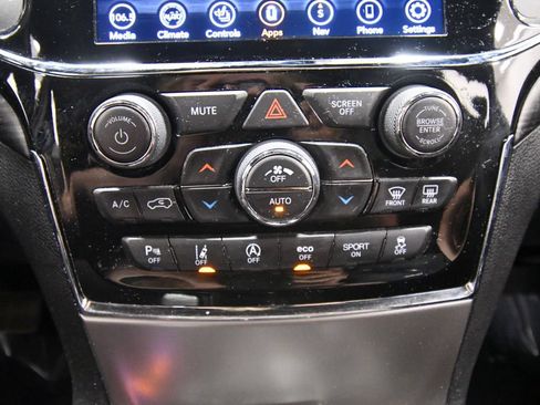 Used 2021 Jeep Grand Cherokee Altitude AWD/4WD image 27