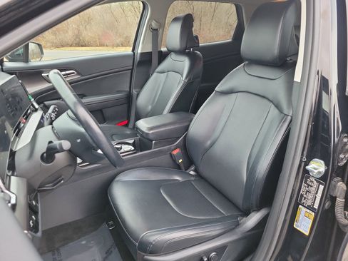 Used 2023 Kia Sportage EX image 14