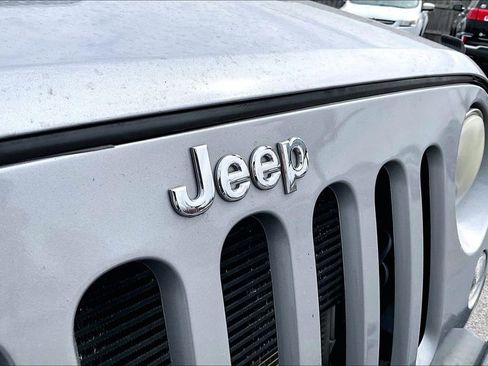 Used 2014 Jeep Wrangler Unlimited Sport image 9