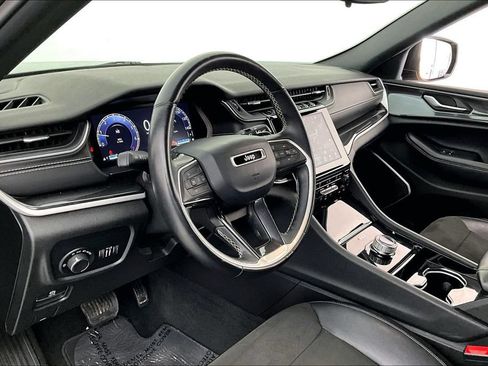 Used 2021 Jeep Grand Cherokee L Laredo AWD/4WD image 16