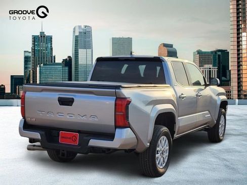 Used 2025 Toyota Tacoma SR5 image 6