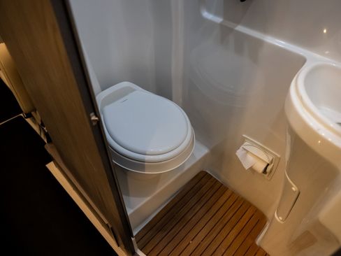 Used 2021 Mercedes-Benz Sprinter 3500 image 70