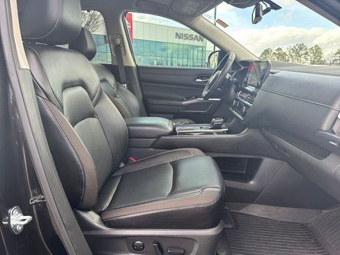 Certified 2023 Nissan Pathfinder SL image 40