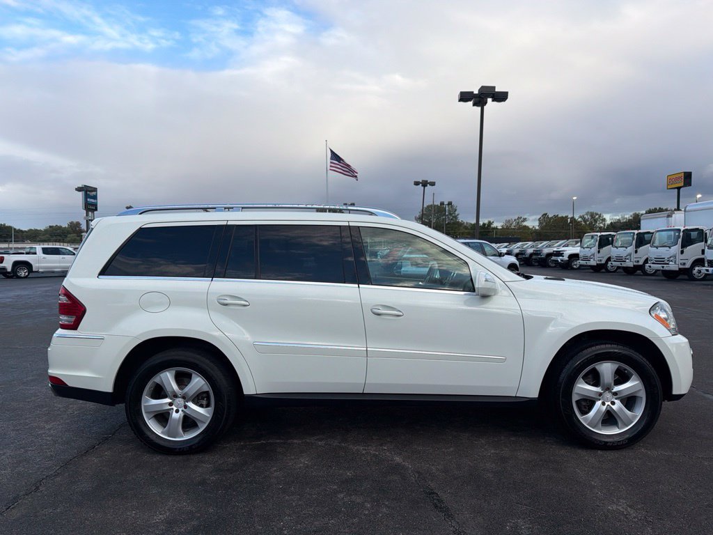 Used 2010 Mercedes-Benz GL 450 4MATIC image 2