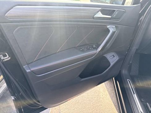 Used 2024 Volkswagen Tiguan Wolfsburg Edition image 21