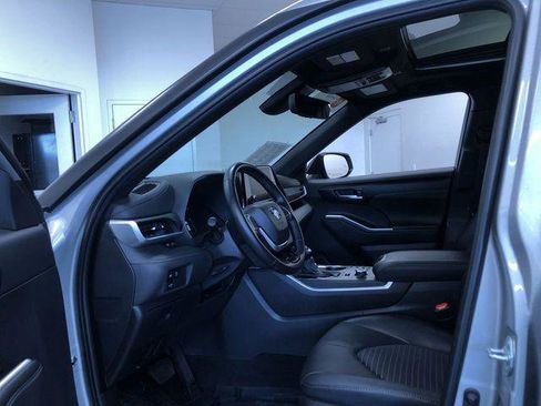 Certified 2025 Toyota Highlander XSE AWD/4WD image 10