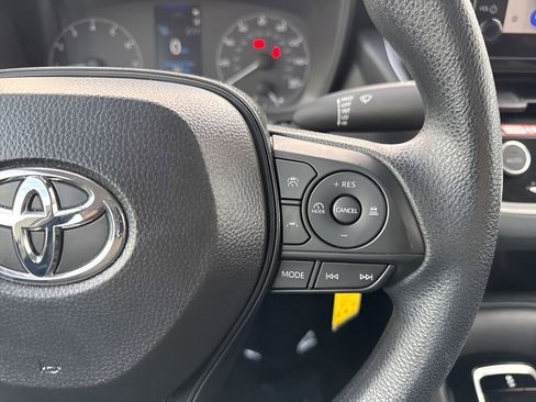 Used 2025 Toyota Corolla LE image 14