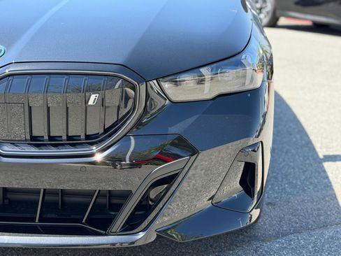 New 2026 BMW i5 eDrive40 w/ M Sport Package RWD image 12