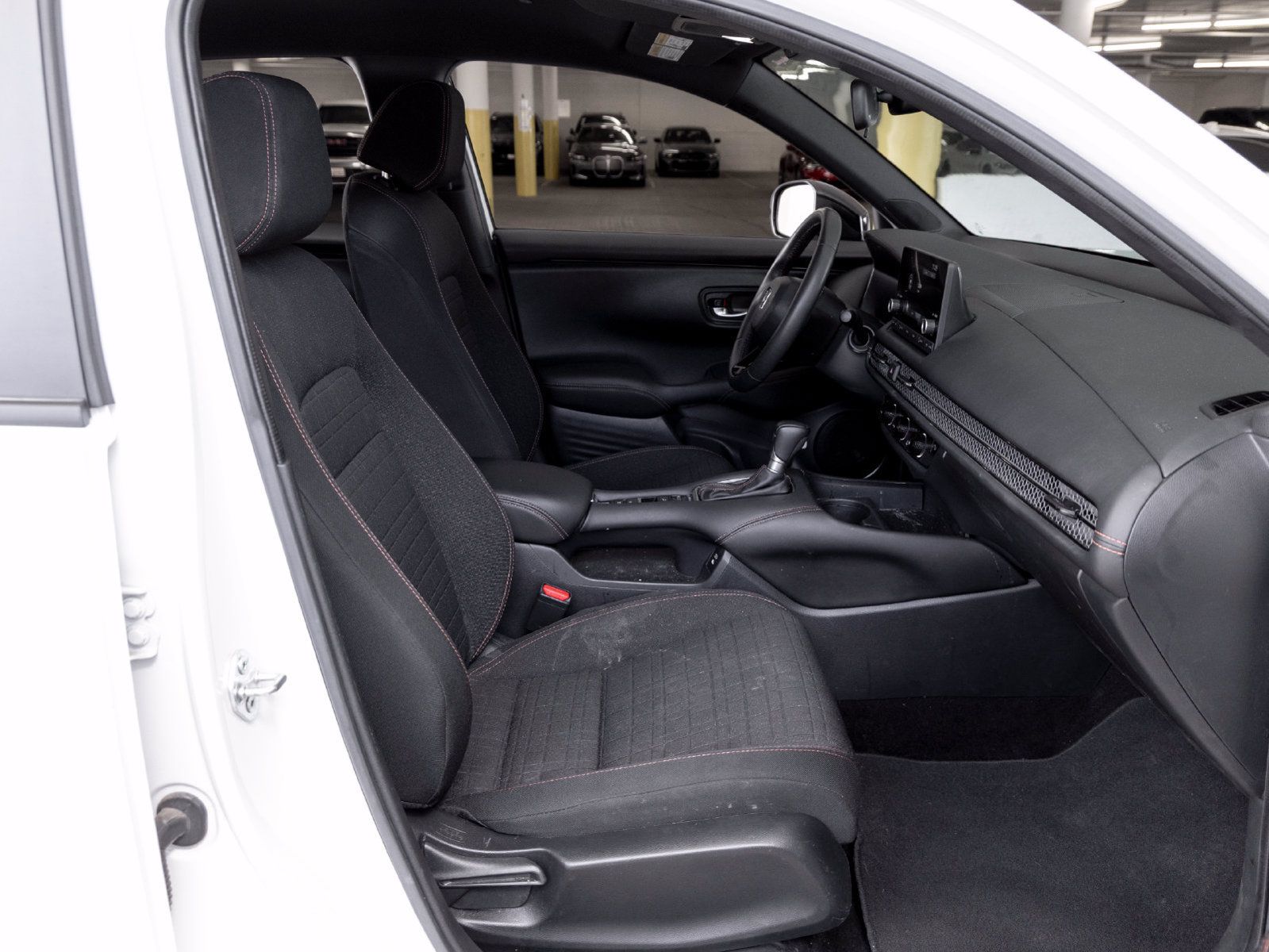 Used 2025 Honda HR-V Sport image 27