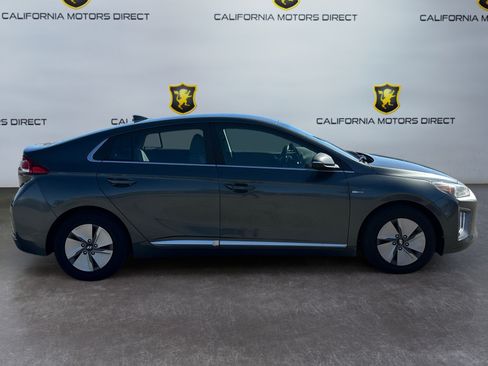 Used 2020 Hyundai Ioniq SE FWD image 6