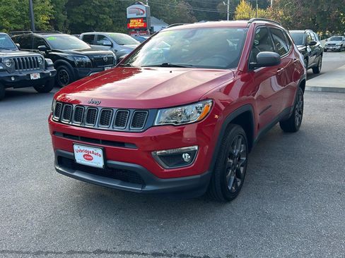 Used 2021 Jeep Compass Latitude image 4