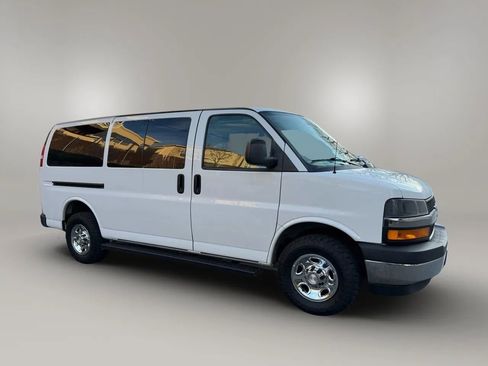 Used 2018 Chevrolet Express 3500 LT w/ LT Preferred Equipment Group image 10