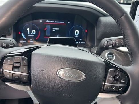 Used 2025 Ford Explorer Platinum w/ Ultimate Package image 17