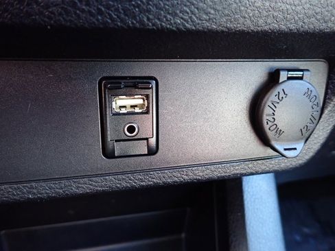 Used 2019 Toyota Tacoma SR AWD/4WD image 18