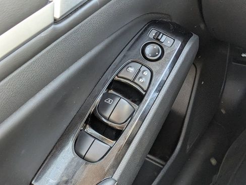 Used 2023 Nissan Altima 2.5 SV FWD image 15