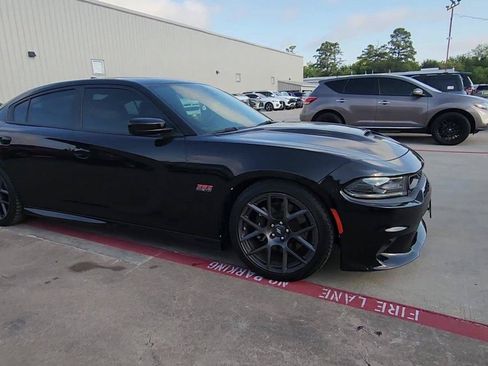 Used 2019 Dodge Charger Scat Pack w/ Plus Group RWD image 2