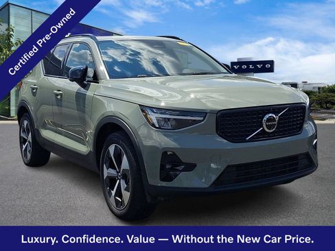 Used 2024 Volvo XC40 B5 Plus w/ Protection Package Premier AWD/4WD image 1