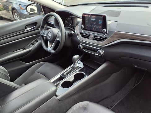 Used 2024 Nissan Altima 2.5 SV FWD image 28