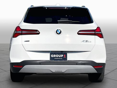 Used 2025 BMW X3 xDrive30i w/ Premium Package AWD/4WD image 4