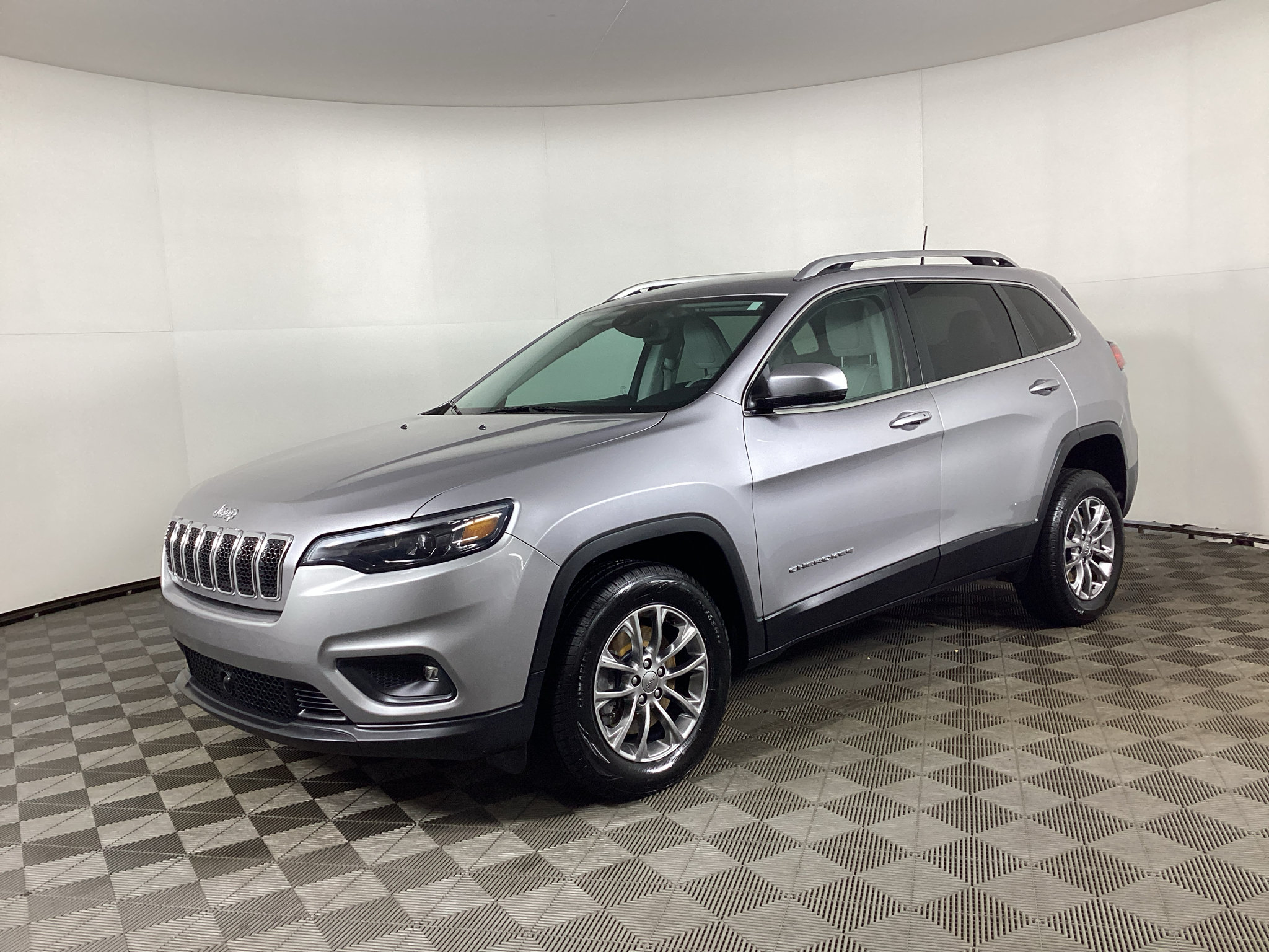 Used 2020 Jeep Cherokee Latitude Lux w/ Trailer Tow Group AWD/4WD image 5