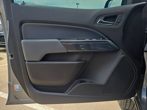 Used 2021 Chevrolet Colorado Z71 RWD image 19