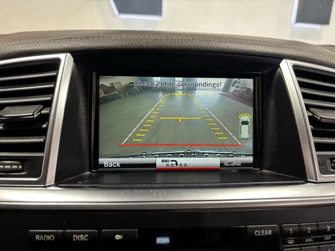 Used 2014 Mercedes-Benz GL 450 4MATIC image 24