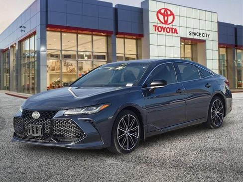 Used 2021 Toyota Avalon Touring FWD image 2