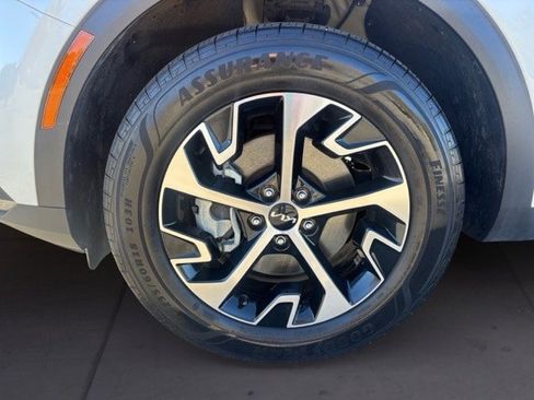 Certified 2023 Kia Sportage EX image 9