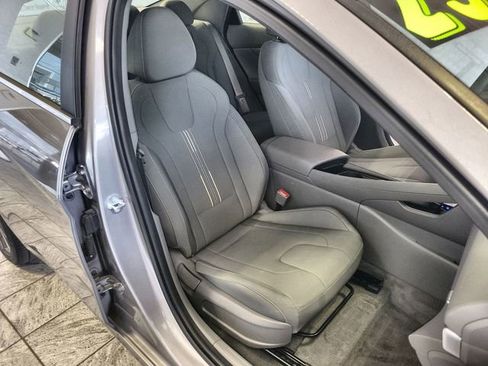 Used 2025 Hyundai Elantra SEL FWD image 25