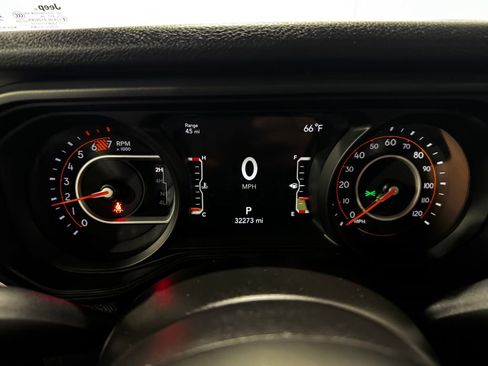 Used 2025 Jeep Wrangler Unlimited Sport AWD/4WD image 7