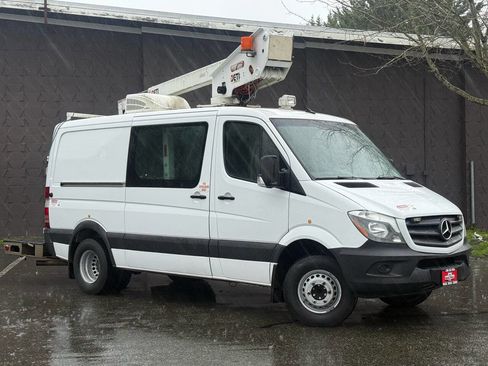 Used 2018 Mercedes-Benz Sprinter 3500 image 2