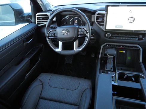 Used 2023 Toyota Tundra Limited image 10