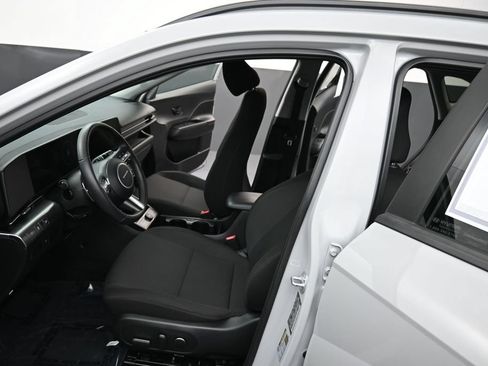 Certified 2025 Hyundai Kona SEL FWD image 12