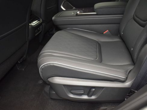 New 2026 INFINITI QX80 Autograph w/ Premium Cargo Package image 16