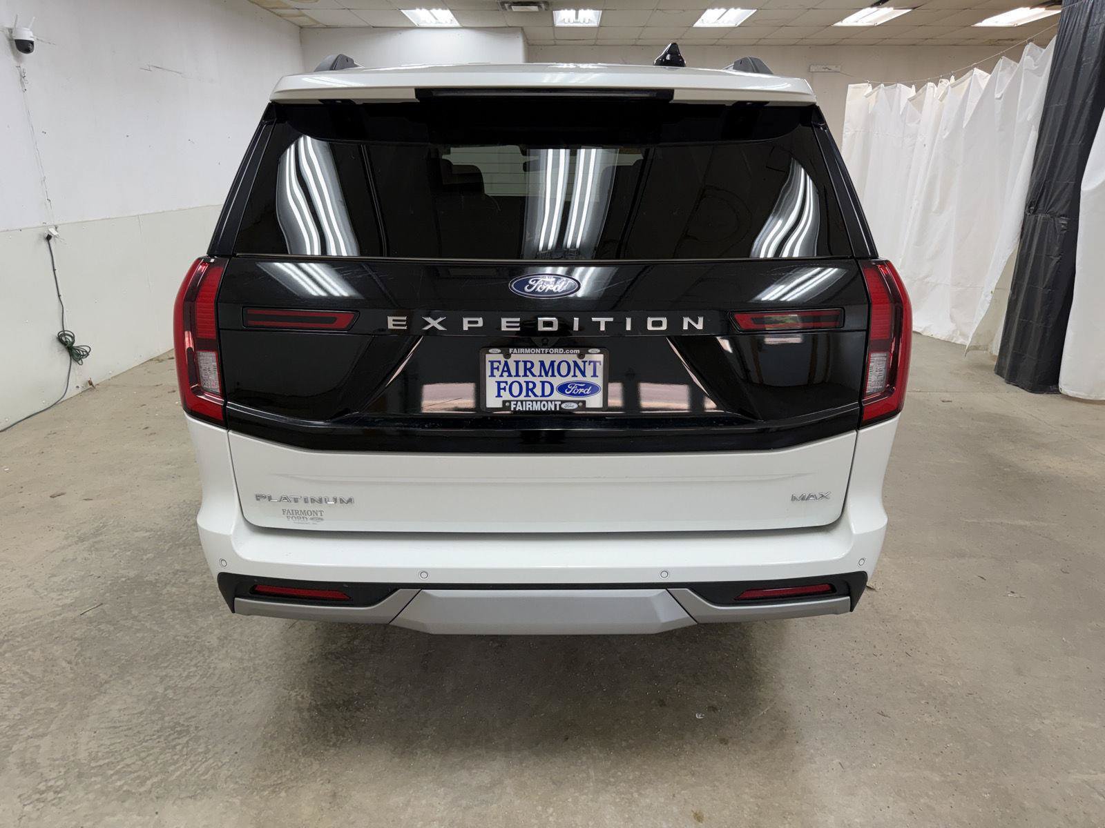 Used 2025 Ford Expedition Max Platinum AWD/4WD image 11