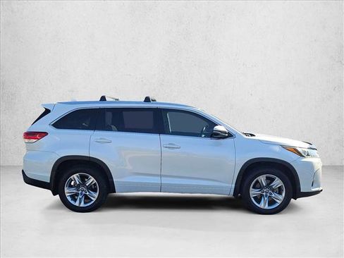 Used 2019 Toyota Highlander Limited image 4