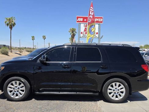 Used 2008 Toyota Sequoia Platinum RWD image 2