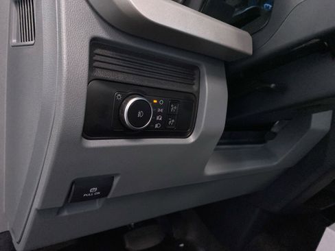 New 2026 Ford F550 4x4 Regular Cab Super Duty image 11