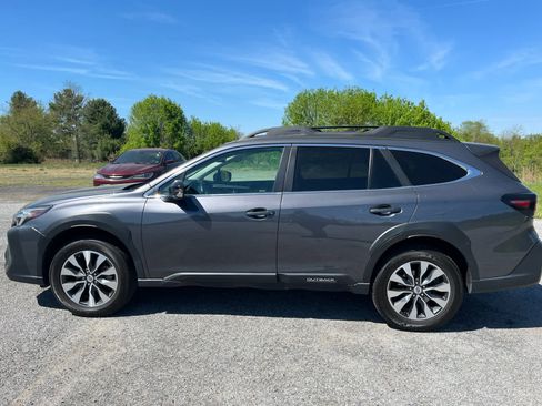 Used 2023 Subaru Outback Limited AWD/4WD image 7