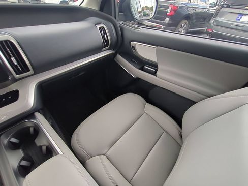 New 2027 Ford Expedition Active RWD image 15