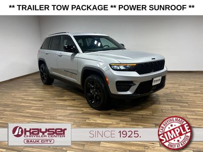 Used 2025 Jeep Grand Cherokee Altitude