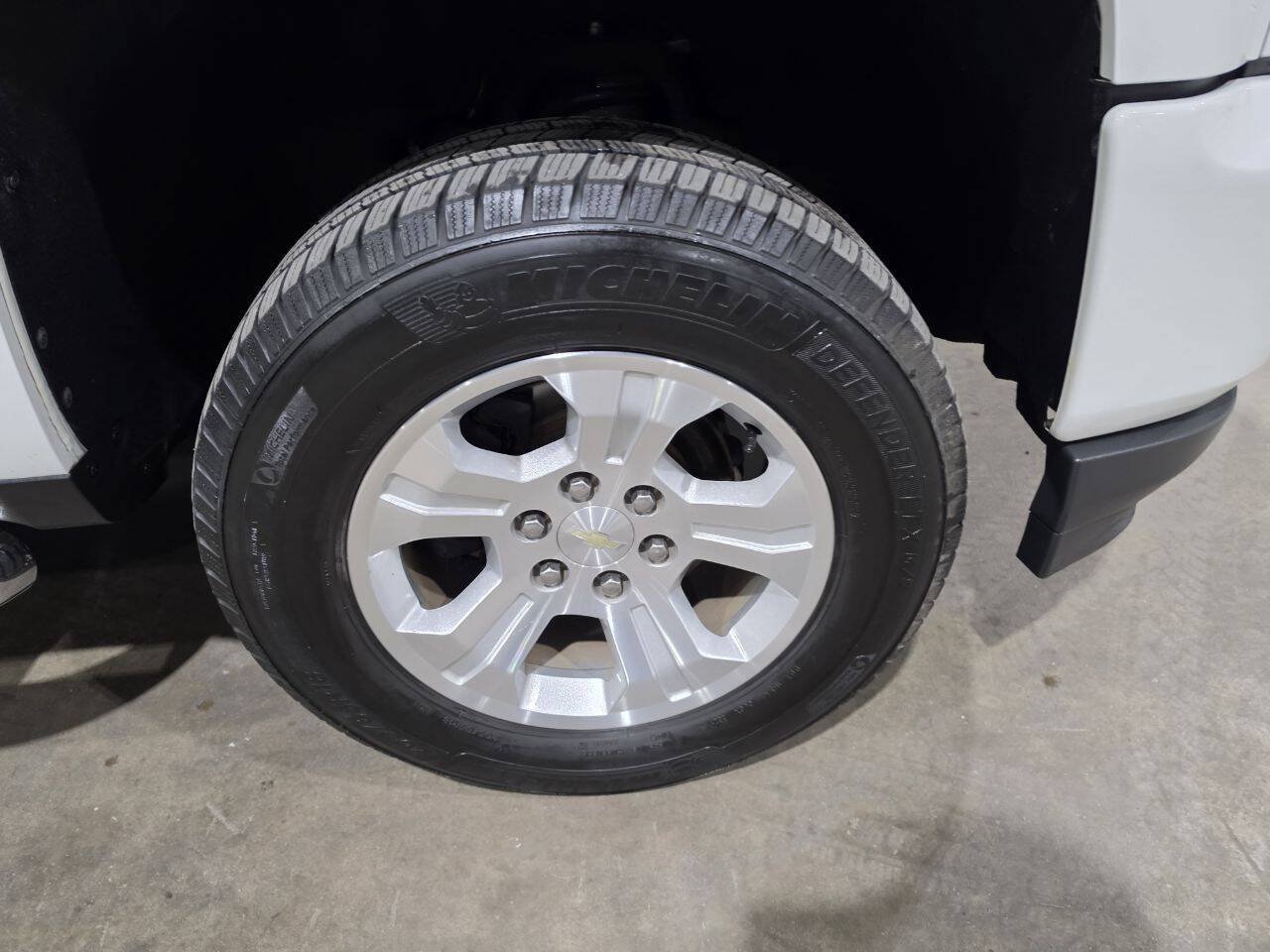 Used 2017 Chevrolet Silverado 1500 LTZ Z71 AWD/4WD image 25