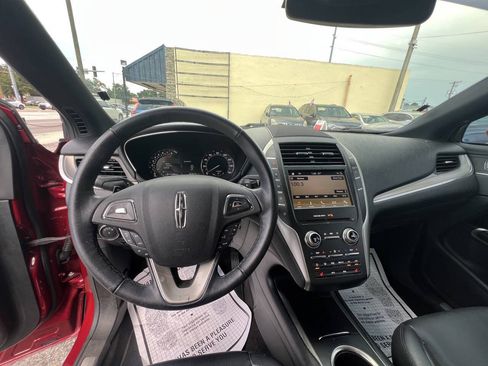 Used 2017 Lincoln MKC Premiere FWD image 4