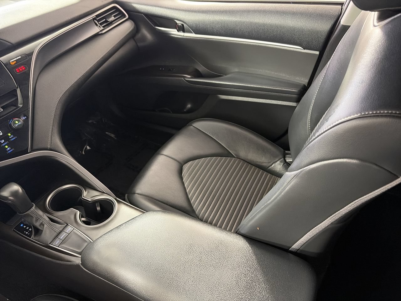 Used 2023 Toyota Camry SE FWD image 22