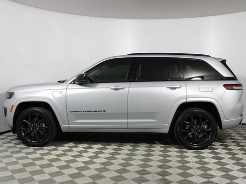 Used 2023 Jeep Grand Cherokee 30th Anniversary image 44