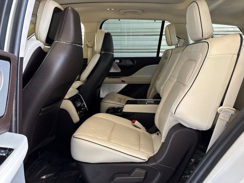 Certified 2023 Lincoln Aviator Black Label AWD/4WD image 12