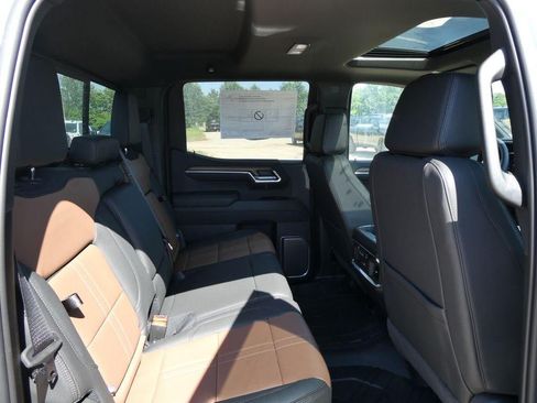 New 2026 Chevrolet Silverado 1500 High Country w/ High Country Premium Package AWD/4WD image 15