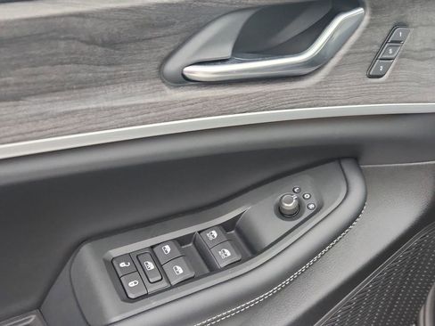 New 2025 Jeep Grand Cherokee L Limited image 5